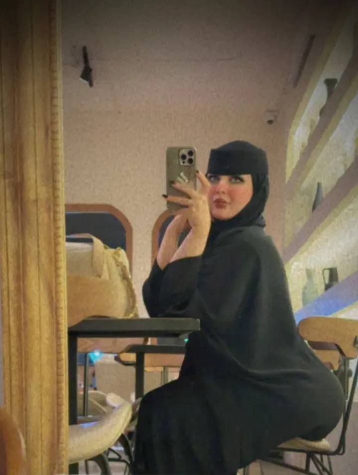 يُقال 

تجاهل المراءة حتي تحبك  … 

وهناك من يقول اهتم بها حتي تحبك  … 

ايهما اصح  ؟؟ 

#صباح_الخير