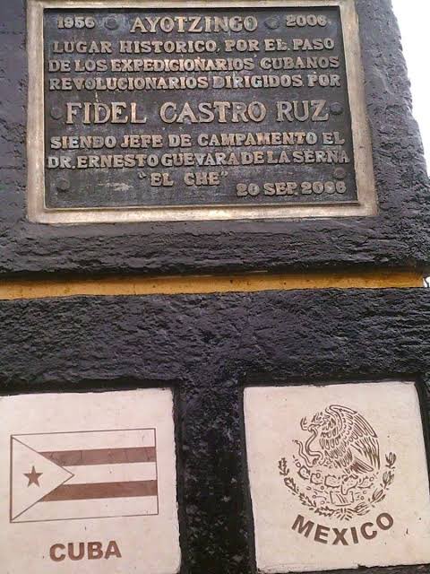 RADICAL_TLAHUAC's tweet image. Para que la derecha se siga incomodando.
En el poblado de Ayotzingo,Chalco, esta placa hace un homenaje a la estancia de Fidel Castro y el Che Guevara, ahí instalaron un campamento en la zona boscosa del volcán Ayaquemetl, para después partir y derrocar a la dictadura de Batista