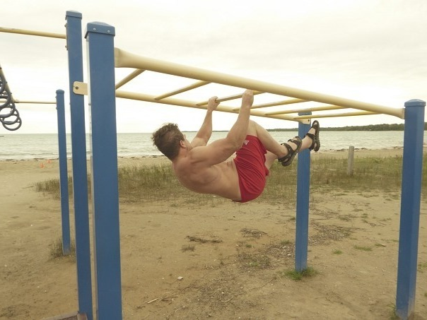 At the beach, using monkey bars, go for a 3 set 39 rep hanging ab bicycle kicks then add progressive resistance overload for desired effect. #Philippians3:7-14 #stayingalivein2025 #fattofitnoquit #fightyoflight #fababs #icanucantoo #generationjoshua

@ facebook.com/photo/?fbid=10…