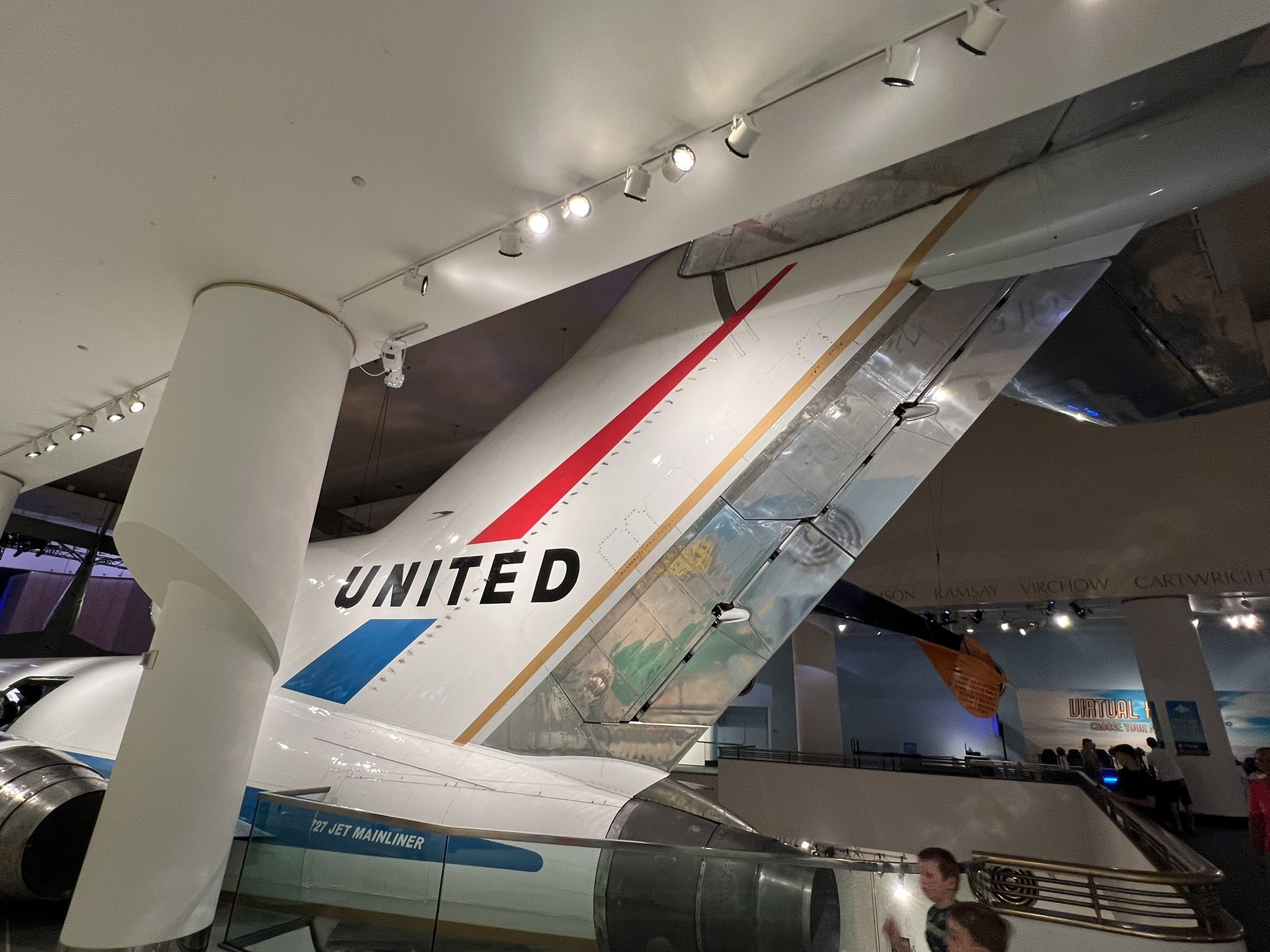 ユナイテッド航空Ｂ727-100 ファイル:Boeing 727-100 (United Airlines) (16279316443).jpg