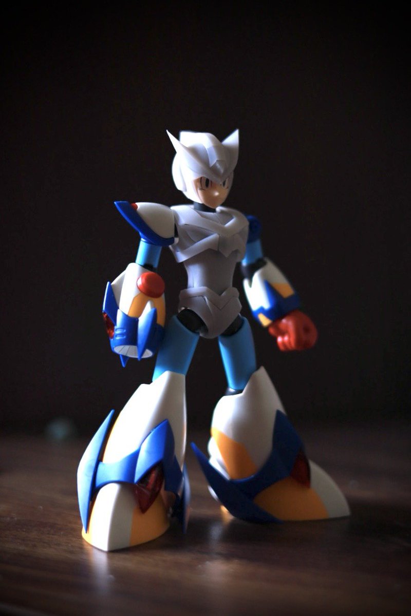 HOWSHIH's tweet image. Glide armor ロックマンX グライドアーマー 胴体 と頭部パーツの組み立て試験
他のパーツは寿屋の商品から取っています
#ロックマンX #ロックマン #rockman #megaman #megamanx #rockmanX