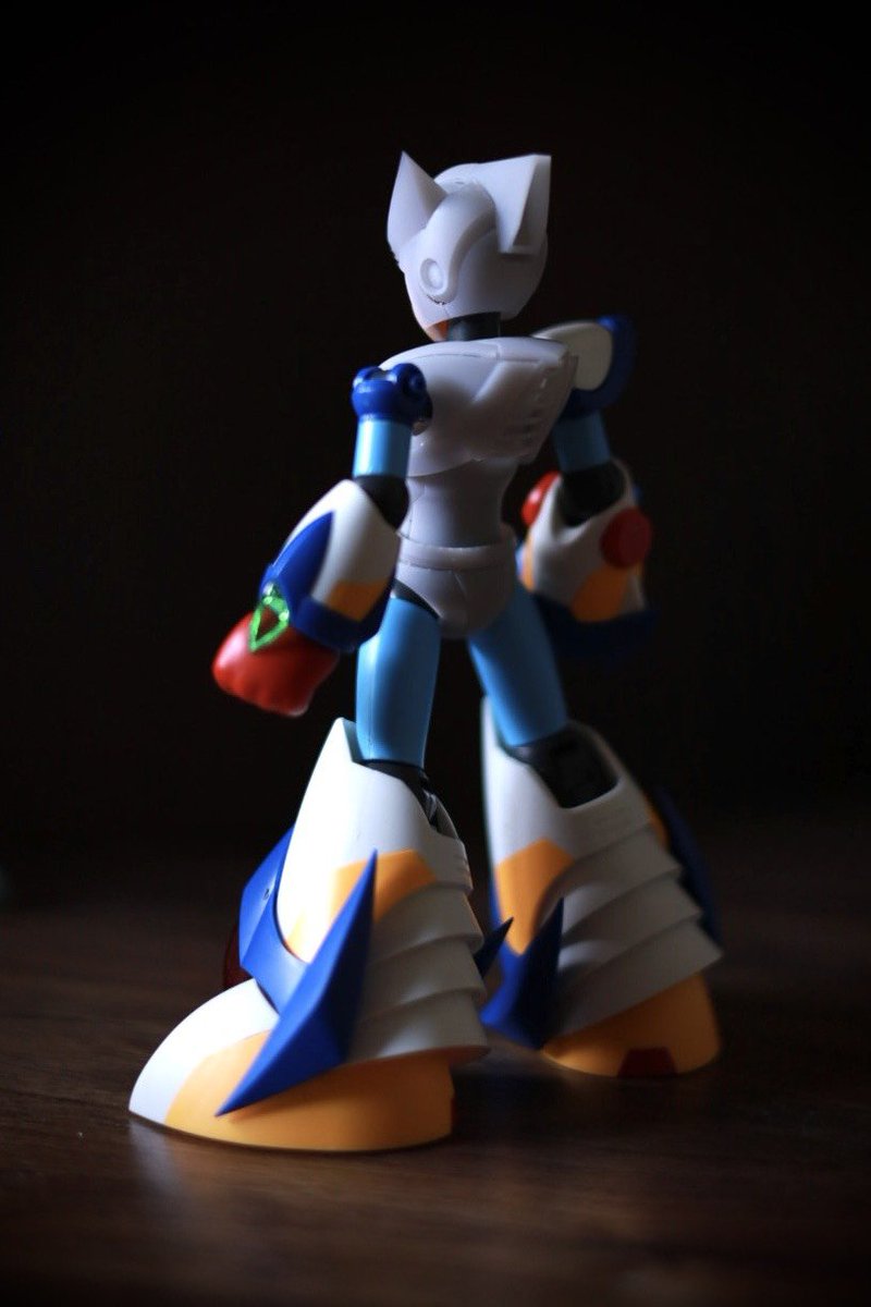 HOWSHIH's tweet image. Glide armor ロックマンX グライドアーマー 胴体 と頭部パーツの組み立て試験
他のパーツは寿屋の商品から取っています
#ロックマンX #ロックマン #rockman #megaman #megamanx #rockmanX