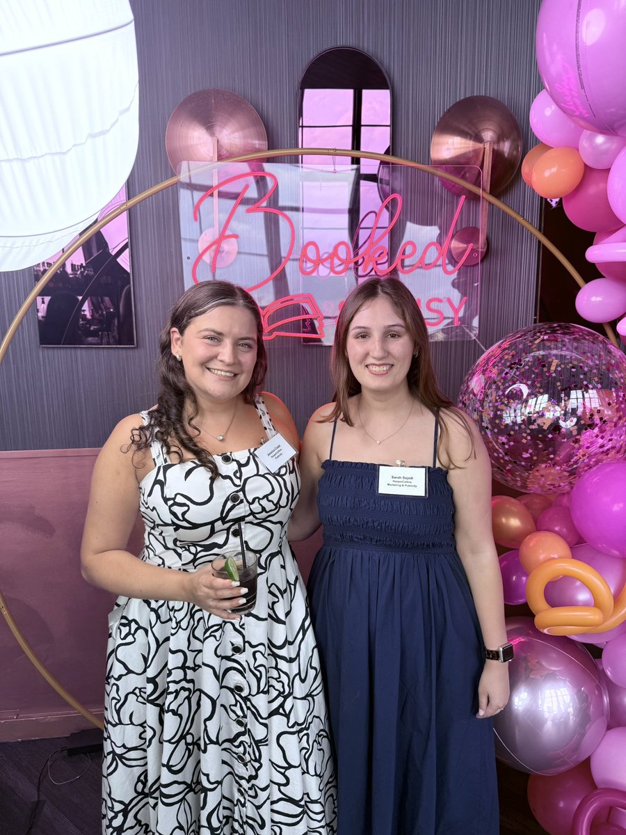 JessCozziWrites's tweet image. I’ve always loved my job, but on nights like tonight, I love it a little bit extra. 🥰💓 Had such a blast hanging out with @WmMorrowBooks tonight to celebrate four of our upcoming books and their fabulous authors! ✨📚