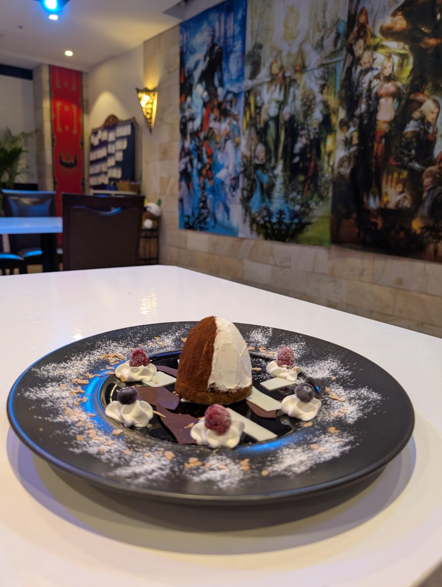 eorzeacafeffxiv's tweet image. 【エオルゼアカフェ横浜】
横浜店よりメニューをご紹介!
「絶もうひとつの未来」(前期)
光と闇の巫女をイメージしたモンブランです!
#エオカフェ #FF14
