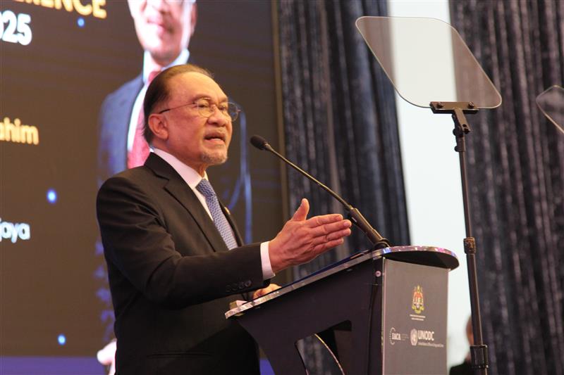 UNODC_SEAP's tweet image. "The fight against corruption is not merely a moral imperative; it is the foundation for sustainable economic growth and social justice."
— Prime Minister YAB Dato’ Seri Anwar Bin Ibrahim in Putrajaya this week, reaffirming #Malaysia's 🇲🇾 commitment to integrity and governance.
