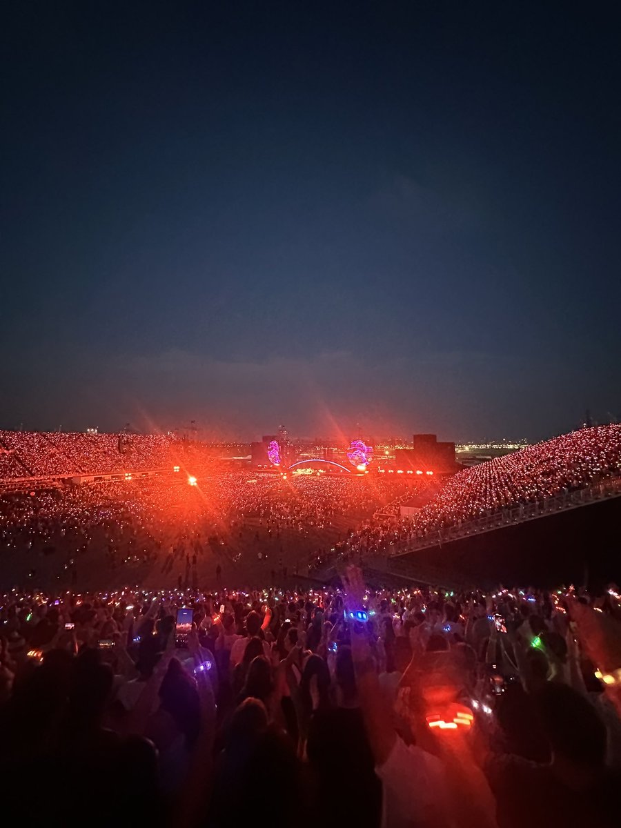 02Elhadi's tweet photo. COLDPLAY >  PSG / REAL https://t.co/BglekE46I9