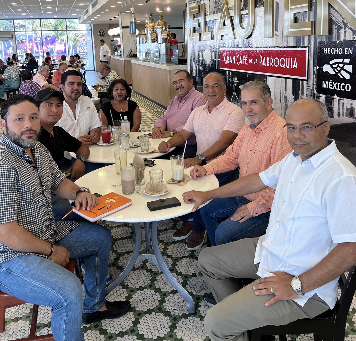 adrianavilaes's tweet photo. Agradezco la convocatoria de los Coordinadores de las Comisiones Operativas Municipales de @MovCiudadanomx, @AgustinLaraHdez en Veracruz y Ernesto Sampieri en Boca del Río, a integrarnos para desarrollar su plan de trabajo en la conurbacion

#ProhibidoNoSumar https://t.co/XsEdkvQxWb