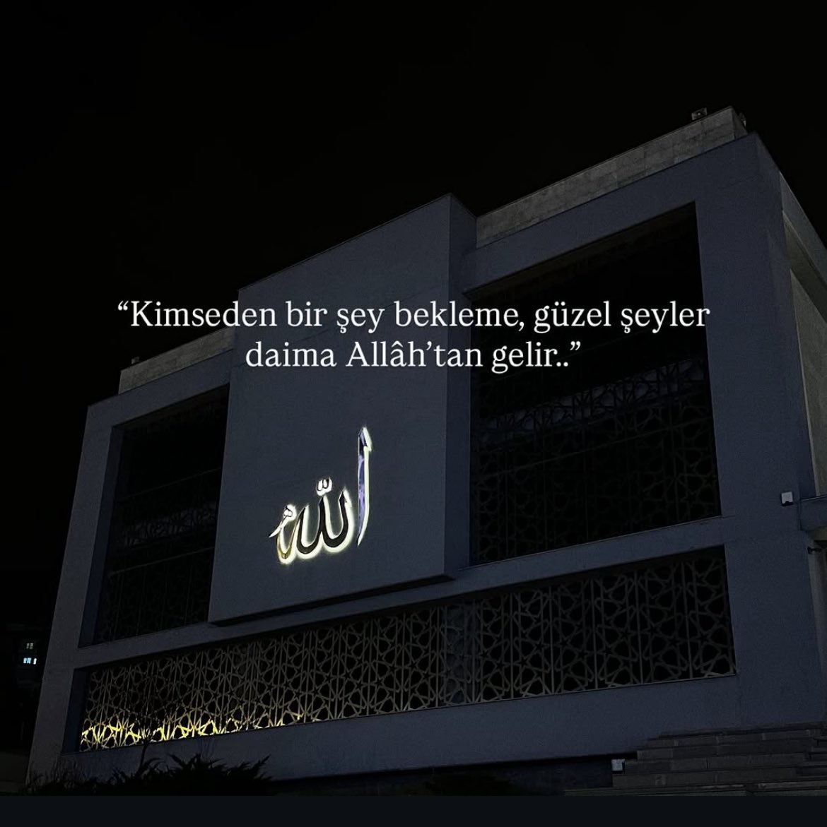 Allah bize yeter, O ne güzel vekildir. O ne güzel mevlâdır, O ne güzel yardımcıdır!” Âl-i İmrân, 3/173; Enfâl, 8/40.
Hayırlı cumalar