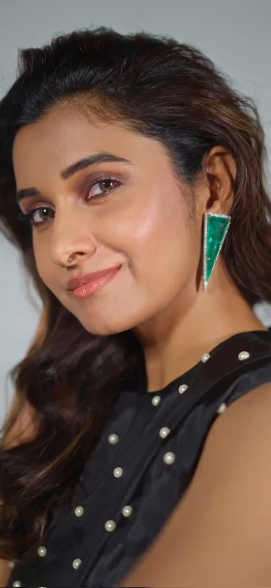 Wolfman1433121's tweet photo. Pbs🛐💥
Wathaa antha lips & podaicha nose gajji moonja vache ootha vaikura munda..
#Priyabhavanishankarhot #pbshot
#priyabhavanishankar https://t.co/dX4TsJmQzL