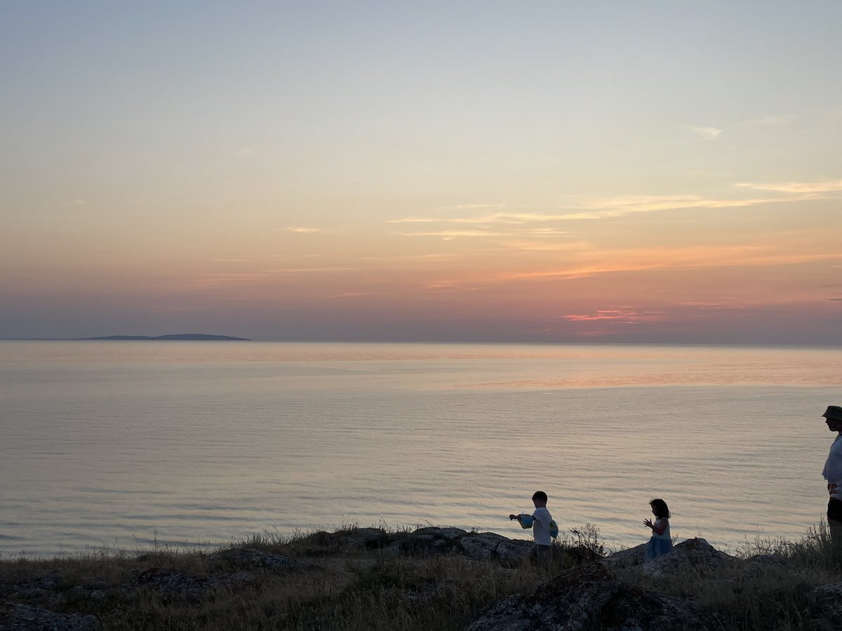 dim447's tweet image. Закатное. Золотое.