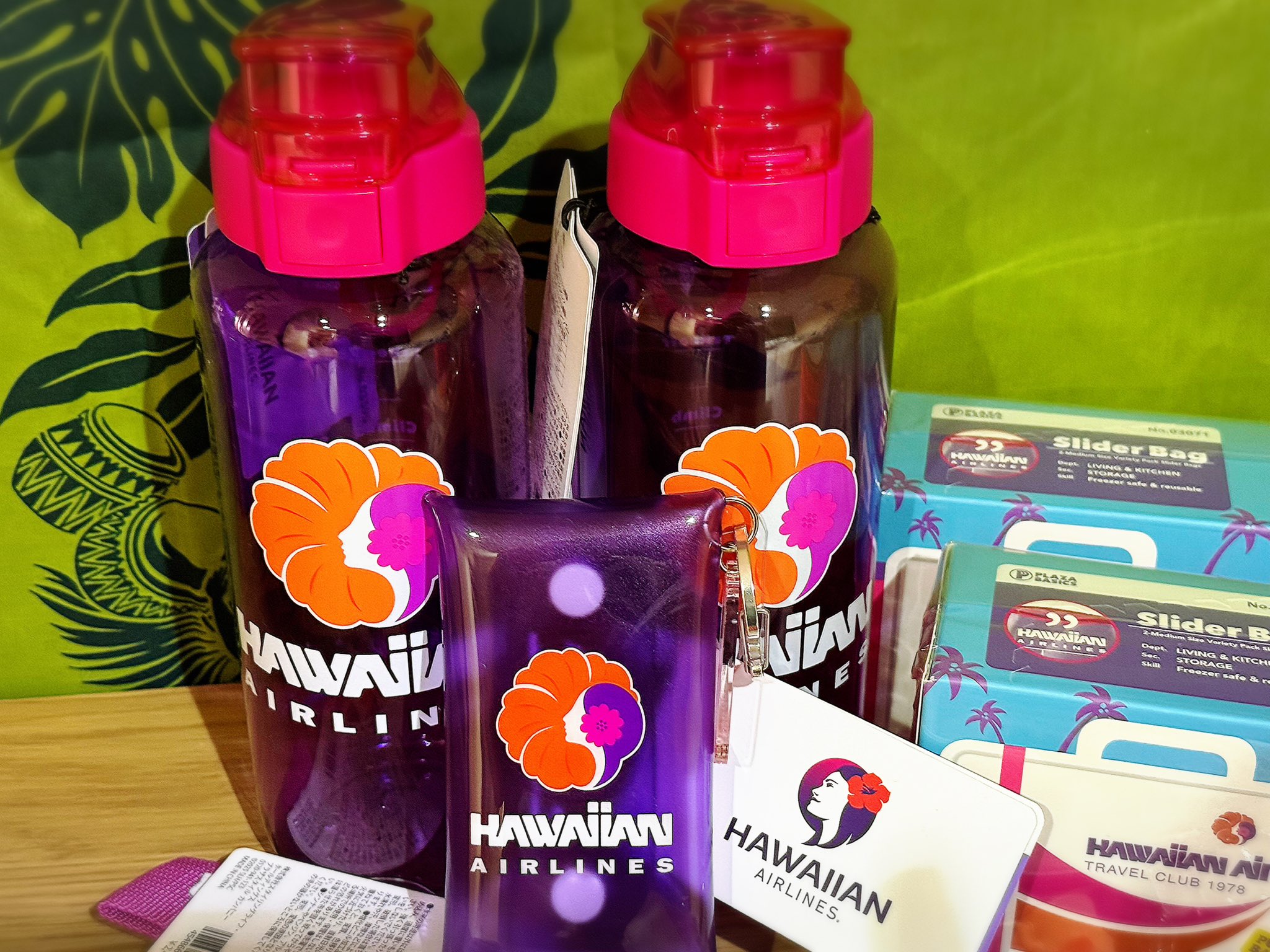 HAWAIIAN AIRLINES ハワイアン航空 ジュース&ミニポーチ