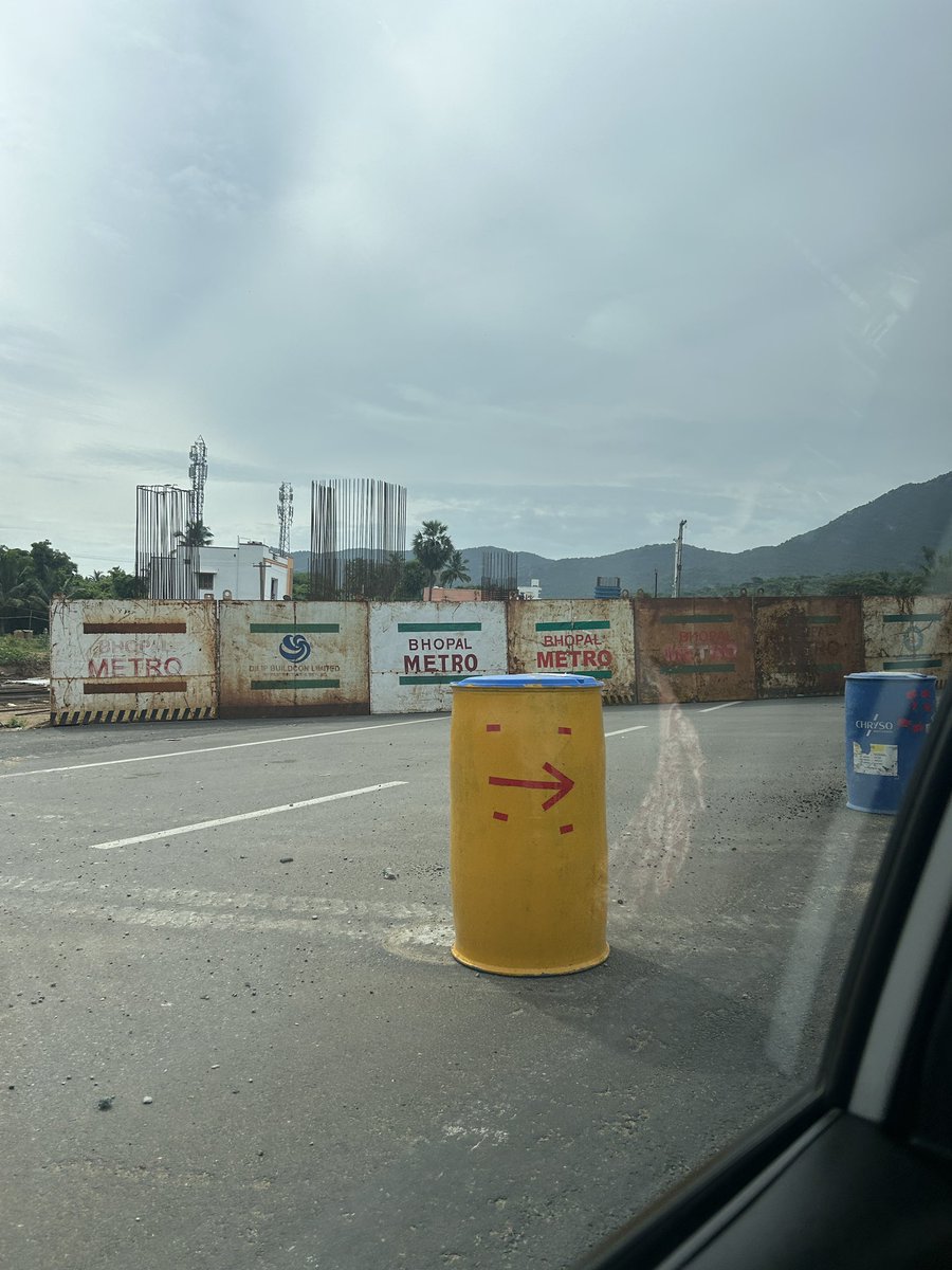 chandlerpeeing's tweet image. Guess where I am.

Hint : Not in MP.