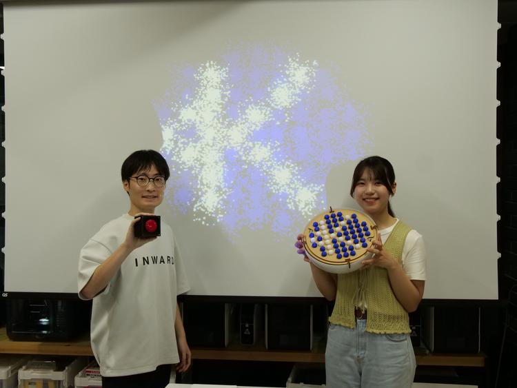 KSU_CSE's tweet image. <共創チャレンジプログラム活動報告#10>
デジタル技術とVRを活用したバーチャル打ち上げ花火を展示
kyoto-su.ac.jp/news/news-0011…
youtube.com/watch?v=xJoUdC…
#京都産業大学
#情報理工学部
#先端情報学研究科