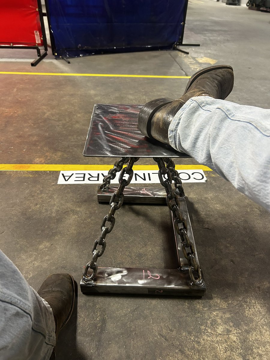 torchking's tweet photo. New leg rest https://t.co/avFW12jGkq