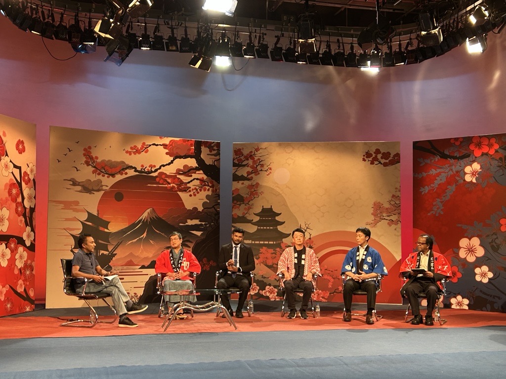 JapanEmb_SL's tweet image. We had a recording of 📺 @rupavahinitv’s special program featuring “Bon Odori Festival 2025”. You can enjoy the Bon Odori dance performance and songs by popular Japanese singer Ms. Chikaco SAWADA. It will be broadcasted from 8:00-9:00 on 20th July. Don’t miss it. 🇯🇵🇱🇰