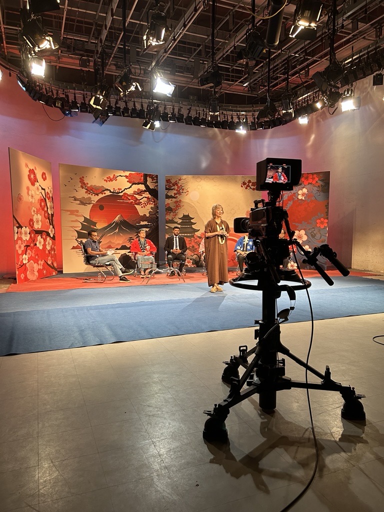 JapanEmb_SL's tweet image. We had a recording of 📺 @rupavahinitv’s special program featuring “Bon Odori Festival 2025”. You can enjoy the Bon Odori dance performance and songs by popular Japanese singer Ms. Chikaco SAWADA. It will be broadcasted from 8:00-9:00 on 20th July. Don’t miss it. 🇯🇵🇱🇰