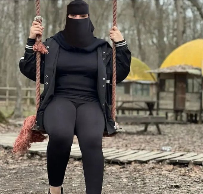 صباح الخير عليكم جميعاً وجمعة مباركة 
بالنسبة المصيف والناس الي طالبت تشوفني انا الاول بصراحة يا جماعة التصويت طلع متناسق وعلشان كده انا واختي مع بعض 
واي حد عاوز حاجة تانية يتفضل باحترام في الخاص ويقول هو عاوز اي علطول بلاش هاي ونتعرف و جو الأطفال دا وموجودة معاكم لي اي استفسار