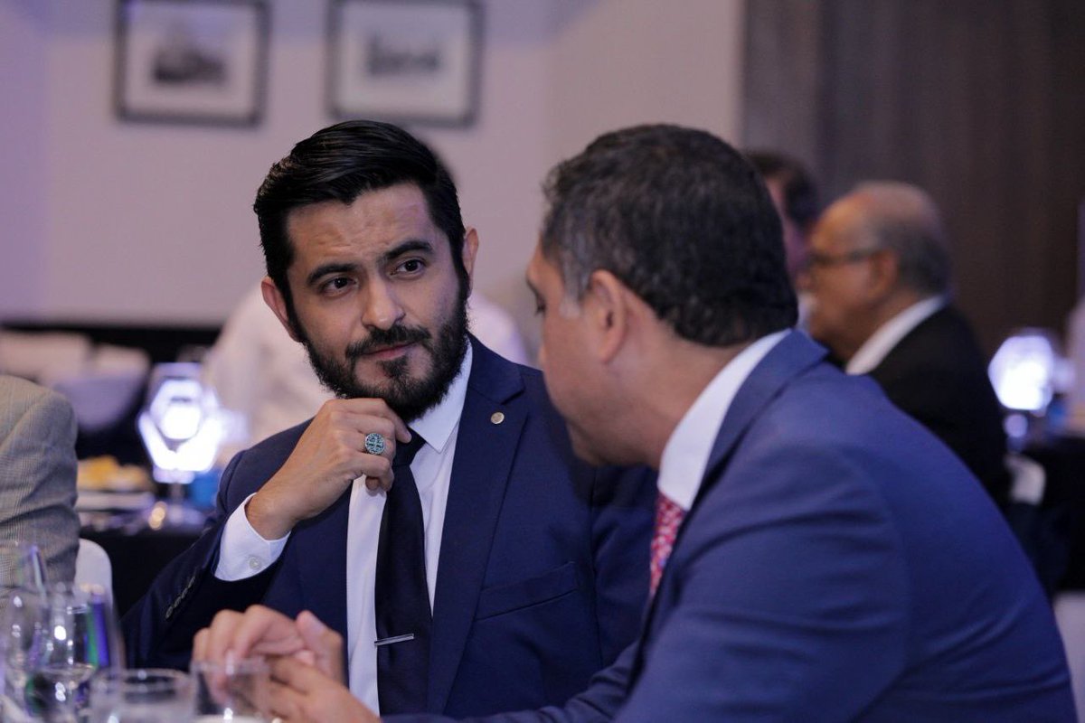 SEDESJALISCO's tweet image. Desde la Secretaría de Desarrollo Energético Sustentable de Jalisco acompañamos el cambio de mesa directiva de @ashraenews Capítulo #Guadalajara.
Reconocemos su importante labor para fortalecer la innovación y la eficiencia energética.
¡Éxito a la nueva mesa directiva! 💡❄️⚙️