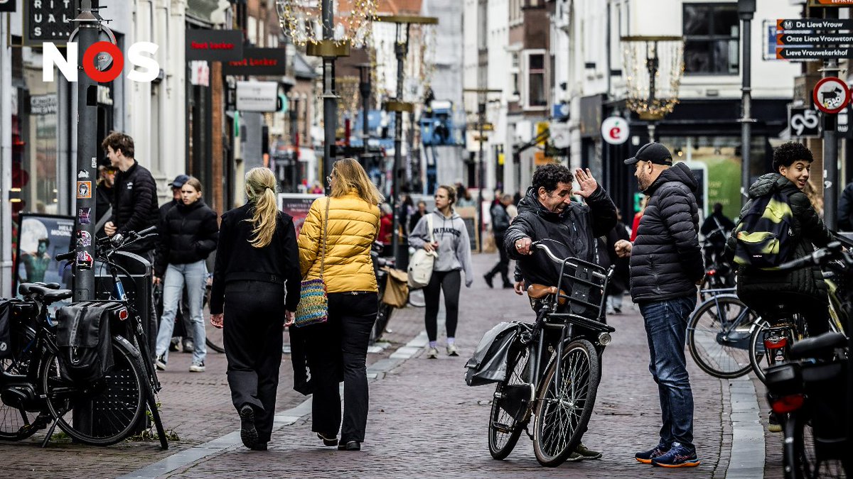 NOS Radio 1 Journaal (@nosradio1) on Twitter photo Goedemorgen,
45 procent van de jonge vrouwen loopt of rijdt weleens om, om plekken die ze onveilig vinden te vermijden. Dat meldt het CBS op basis van de Emancipatiemonitor en de Veiligheidsmonitor.
💬NPO Luister-app r1jn@nos.nl
📻nporadio1.nl/live Goedemorgen,
45 procent van de jonge vrouwen loopt of rijdt weleens om, om plekken die ze onveilig vinden te vermijden. Dat meldt het CBS op basis van de Emancipatiemonitor en de Veiligheidsmonitor.
💬NPO Luister-app r1jn@nos.nl
📻nporadio1.nl/live