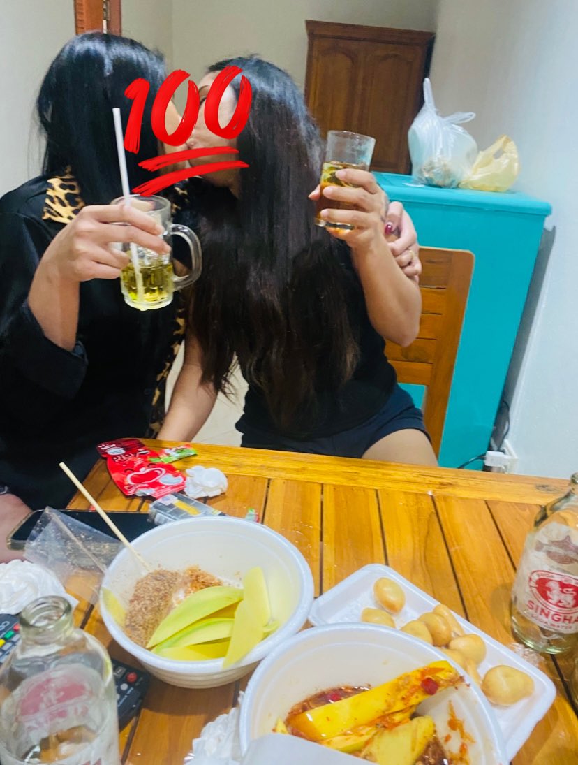 mi_khu90121's tweet photo. นั่งชม สาวๆ จูบกัน แลกลิ้นกัน มันฟินจ���ิงๆนะ
รับสมัคร ผู้ชมเพิ่ม แค่แนะนำตัวยังไม่ได้เลย
ชมคนเดียวก็ได้ 555
#คู่แท้ 
#คู่ไม่แลก 
#เลสเบี้ยน 
#เอ้าดอร์ https://t.co/TRZV4M5w6W