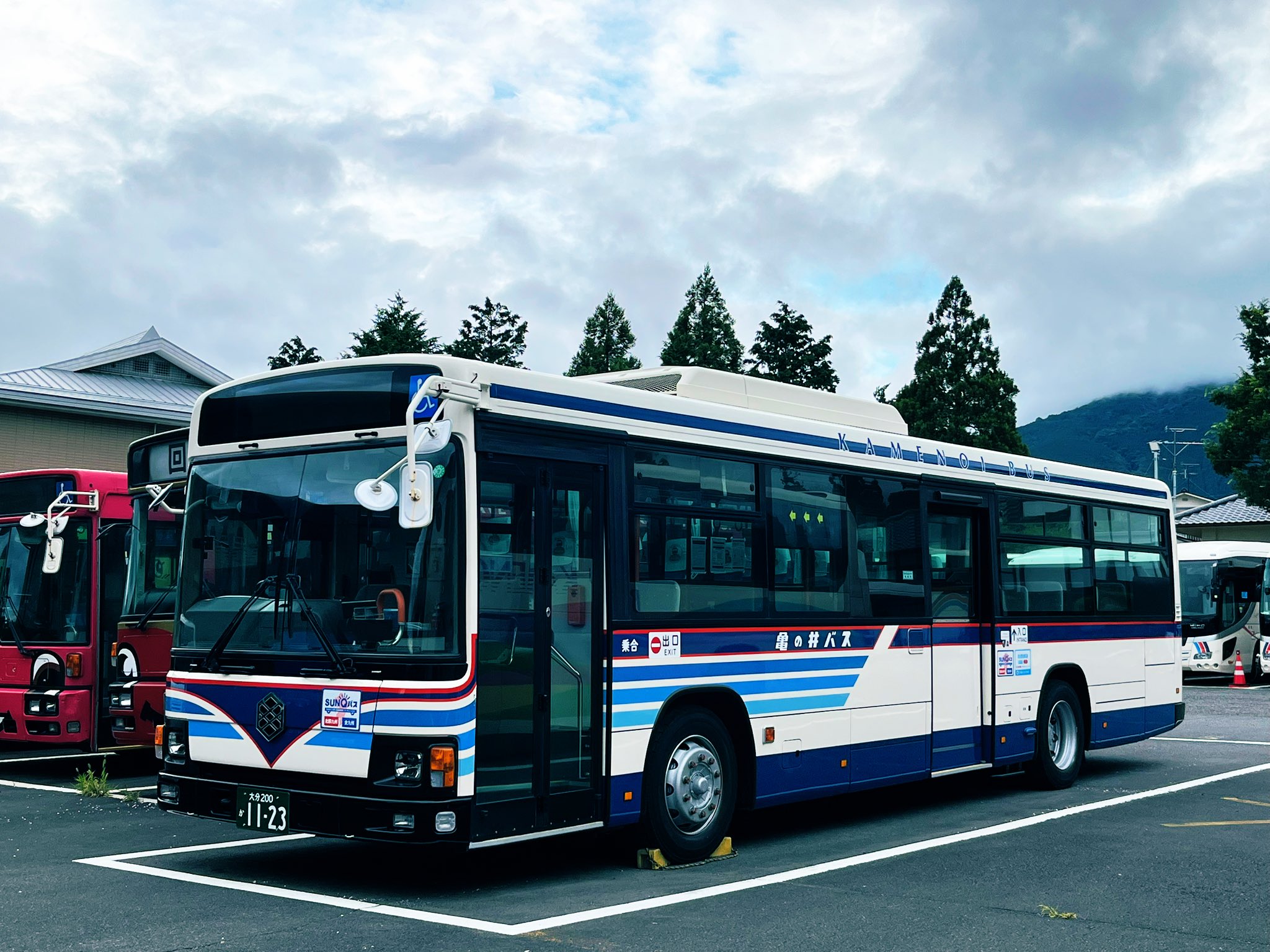 ぴちょんくん バス 高槻市バスに13年振りに増備された｢日野ポンチョ｣の新車。 : え