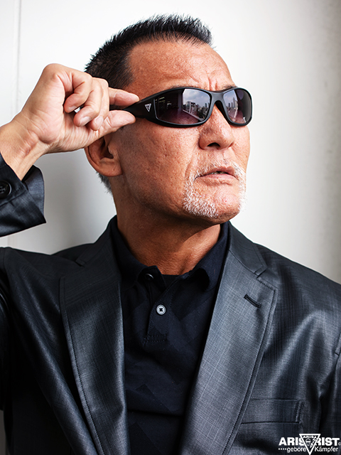 ARISTRIST_SHOP's tweet image. -STYLE-
・AT 25th スポーツサングラスTYPE30
マットブラック×スモークグラデーション
aristrist.com/items/112119552
・AT 25th スポーツサングラスTYPE30
マットブラック×グリーン
aristrist.com/items/112119461
・AT TEAM2000 WロゴTシャツ
aristrist.com/items/108220122