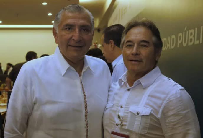DigitalPuebla's tweet image. 🔴 MORENA LE CIERRA LA PUERTA A HERNÁN BERMÚDEZ REQUENA
El partido suspendió los derechos partidistas del exsecretario de Seguridad de Tabasco, en el gobierno de Adan Augusto, como paso previo a su expulsión definitiva.
#Morena #HernánBermúdez #Tabasco #LaBarredora