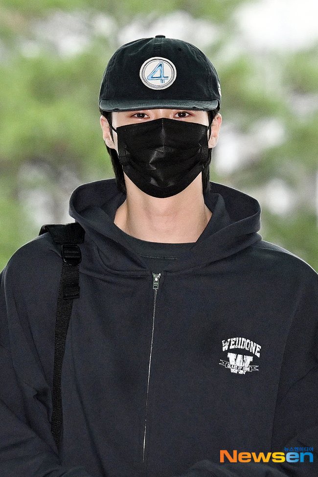 잘다녀와가나디~💙
근데 눈이부었다 피곤한가😭