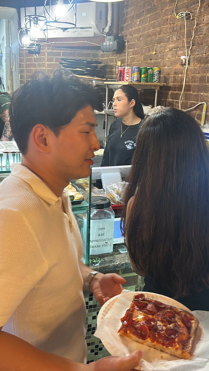 NoLiTaGuy's tweet image. He orders a slice, girl orders two and he tells her that he is in a cut.
Cut more pillsbury boy. She's already banging you