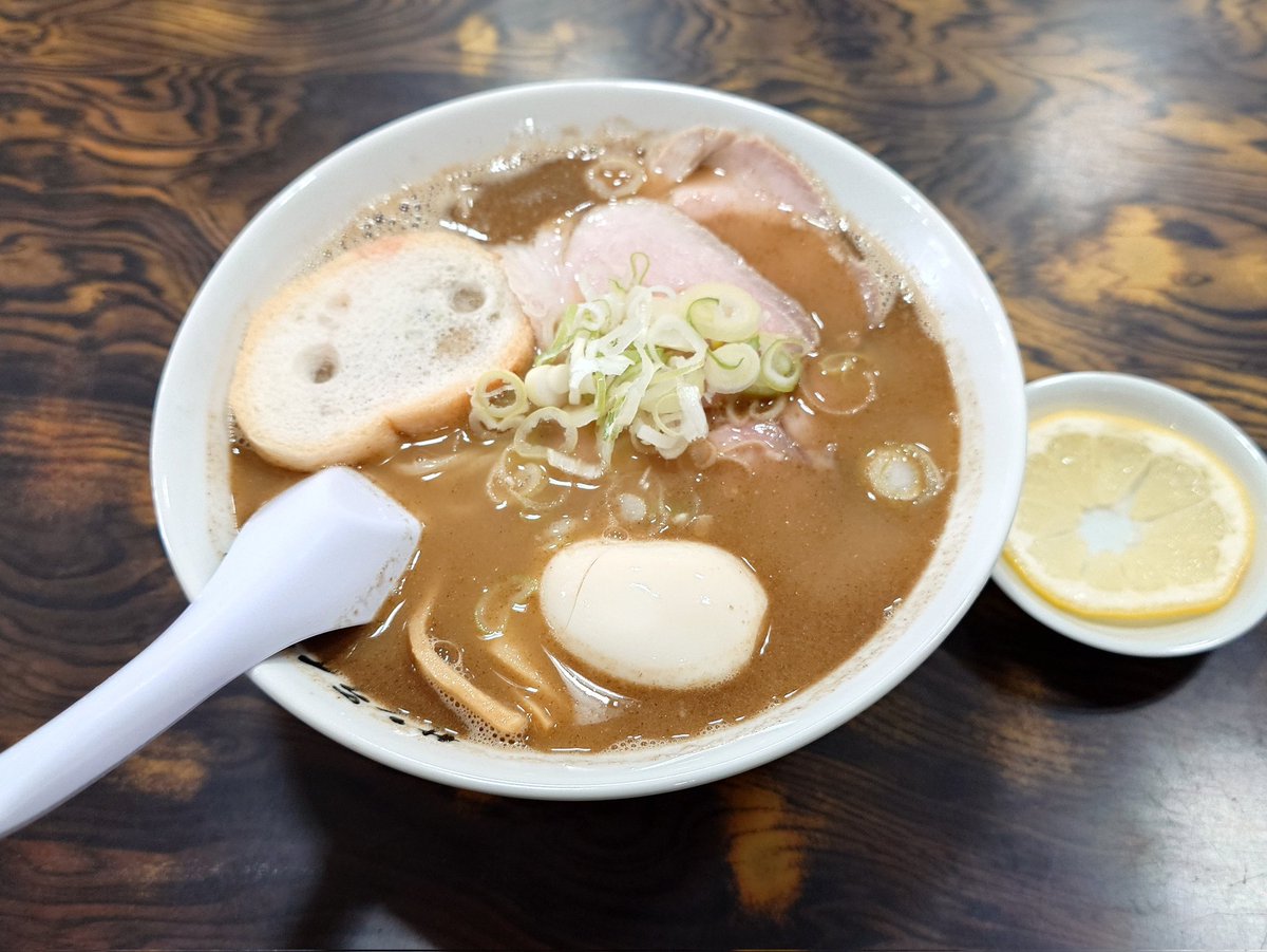 初青森！
先ずは、サンライズ食堂で『鯵W』🍜
鯵と鰯のダブルスープでニボニボ感は最高😋