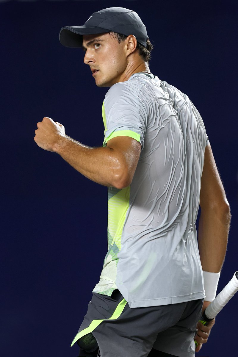 Parsa_Nemati's tweet image. From *0-2 down in the 2nd & *0-3 down in the 3rd, @AdamWalton99 (Tennessee '22) beats fellow Aussie James Duckworth 36 63 64 to reach his first tour-level semifinal.
Faces Denis Shapovalov next for a spot in the Los Cabos final & is up to a career-high #82 in the live rankings.