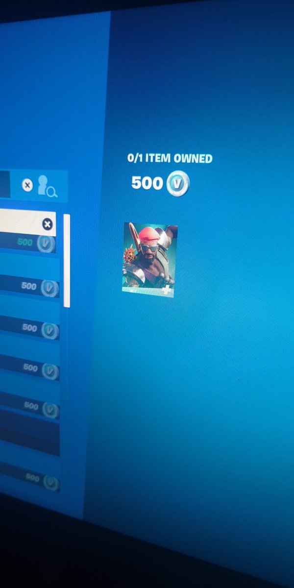 Dwindlance's tweet image. Por qué está enseñando este skin cuando quiero mandar un regalo? #Fortnite #fortniteitemshop