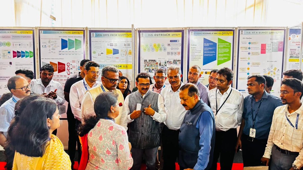 bric_ils's tweet image. Dr. Jitendra Singh, Hon’ble Minister of Science & Technology, ceremoniously laid the foundation stone of the CSIR-IMMT–BRIC-ILS Marine Biotech Facility—an ambitious and visionary initiative poised to redefine the landscape of seaweed research, sustainable biomanufacturing, and…
