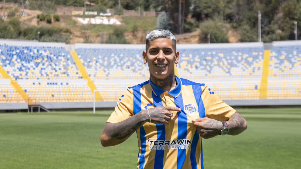 RodrigoQta's tweet image. ⚽️🇨🇱 HASTA EL LOLY 🍭
Rodrigo Piñeiro (26|🇺🇾) no se mueve de #Everton a #UEspañola Si bien los hispanos movieron la oferta y ofrecieron condiciones a Vélez💼 En Viña legalmente lo podían mantener y tampoco era opción reforzar a un rival directo. Uruguayo🧉bien evaluado 🟡🔵