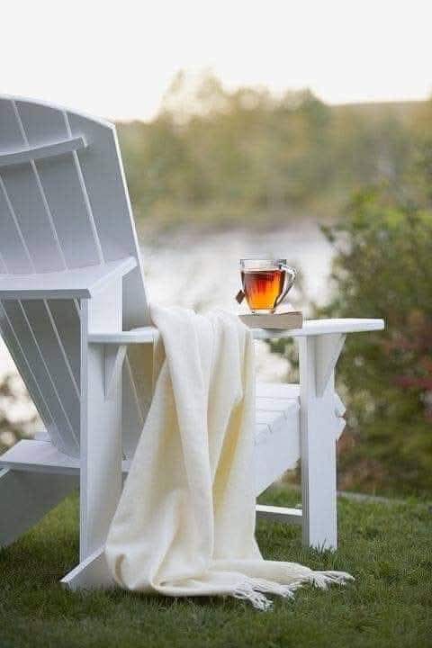 Bırak zorlama...
Yarım kalması gereken her şey yarım kalsın.
Bazı şeyler yarım yaşanır.
Her şeyi tamamlamaz hayat.
Can YÜCEL
#Günaydın yeni güne ☕️
Mutlu #Sabahlar 🤍
Hayırlı #Cumalar 🤲