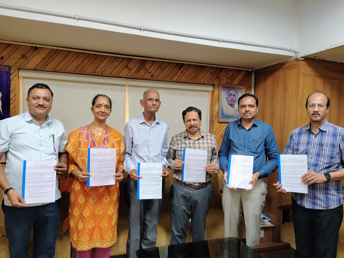 સરદાર પટેલ યુનિવર્સિટી અને સપ્તર્ષિ એડવાન્સ્ડ ટેકનોલોજીસ, અમદાવાદ વચ્ચે મહત્વપૂર્ણ MoU! 🇮🇳
વિદ્યાર્થીઓ માટે 
🔹 VLSI, FPGA, ASIC Design, IC Fabrication
🔹 વર્કશોપ, ઇન્ટર્નશીપ અને વધુ
#SPU #SkillDevelopment #TechEducation #FutureEngineers #DigitalIndia #AtmanirbharBharat #SPU2025