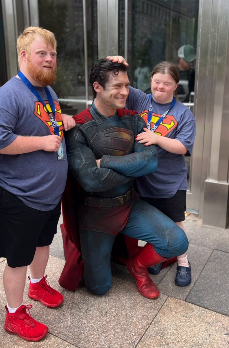 KalOfTwoWorlds's tweet image. Remember to love EVERYONE, even if they are different. Humans are filled with love, purify and respect, they just need to be shown the way as my father said. Stand up for others, do good, and make a difference, the meaning of life and humanity. And that is the REAL punk rock!