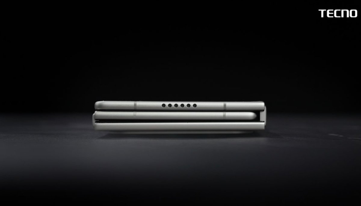 js_wpw's tweet image. حتى تكنو صار لها هاتف قابل لطي ثلاث مرات اسمه Tecno Phantom Ultimate G Fold
بس تصميمه مره غريب الكاميرا بالنص وطريقه تصفيطه غريبه جدا
#tecno #TecnoPhantomUltimateGFold