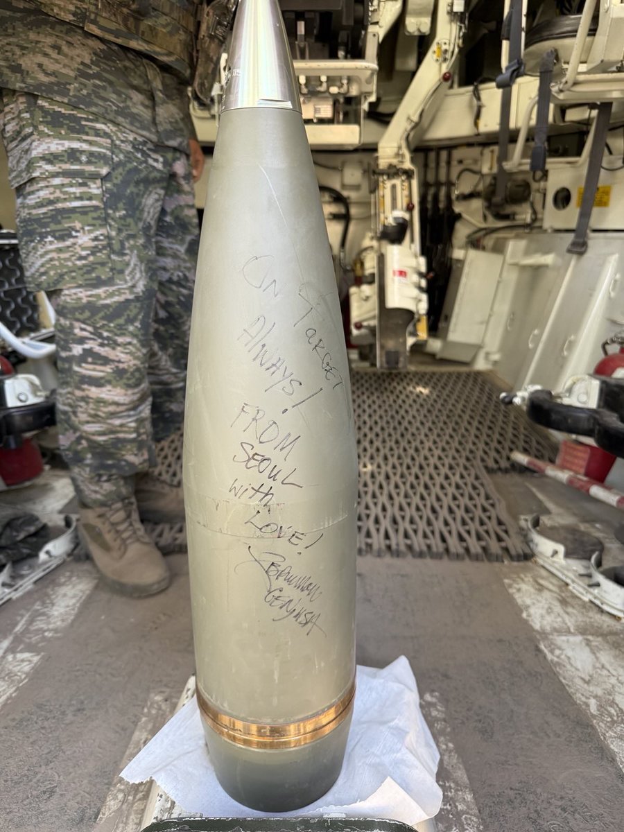 CDRUNCCFCUSFK's tweet image. Even here in Australia, the strength of the ROK-U.S. Alliance is unmistakable. An artillery round reminds us: we bring more than firepower, we bring shared purpose, discipline, and trust. At TalismanSabre, we stand ready, together, to deter aggression.