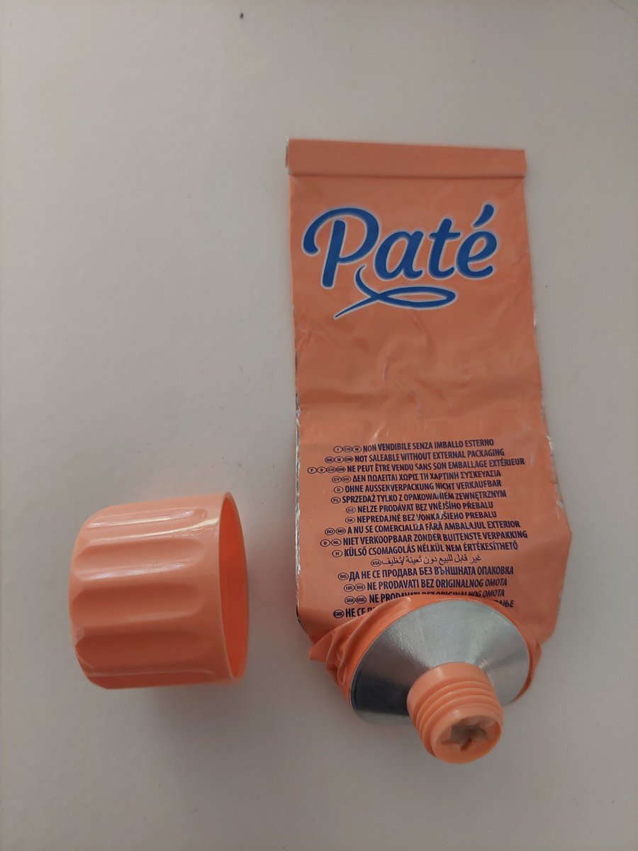 MartinStolj's tweet image. #EU has failed... 🧴 The new packaging rules were supposed to help the environment, but now we get caps that don't close, leak, or break off anyway. Great job, Brussels. 👏

#PackagingFail #Regulations #SingleUsePlastics #EULaws #Greenwashing