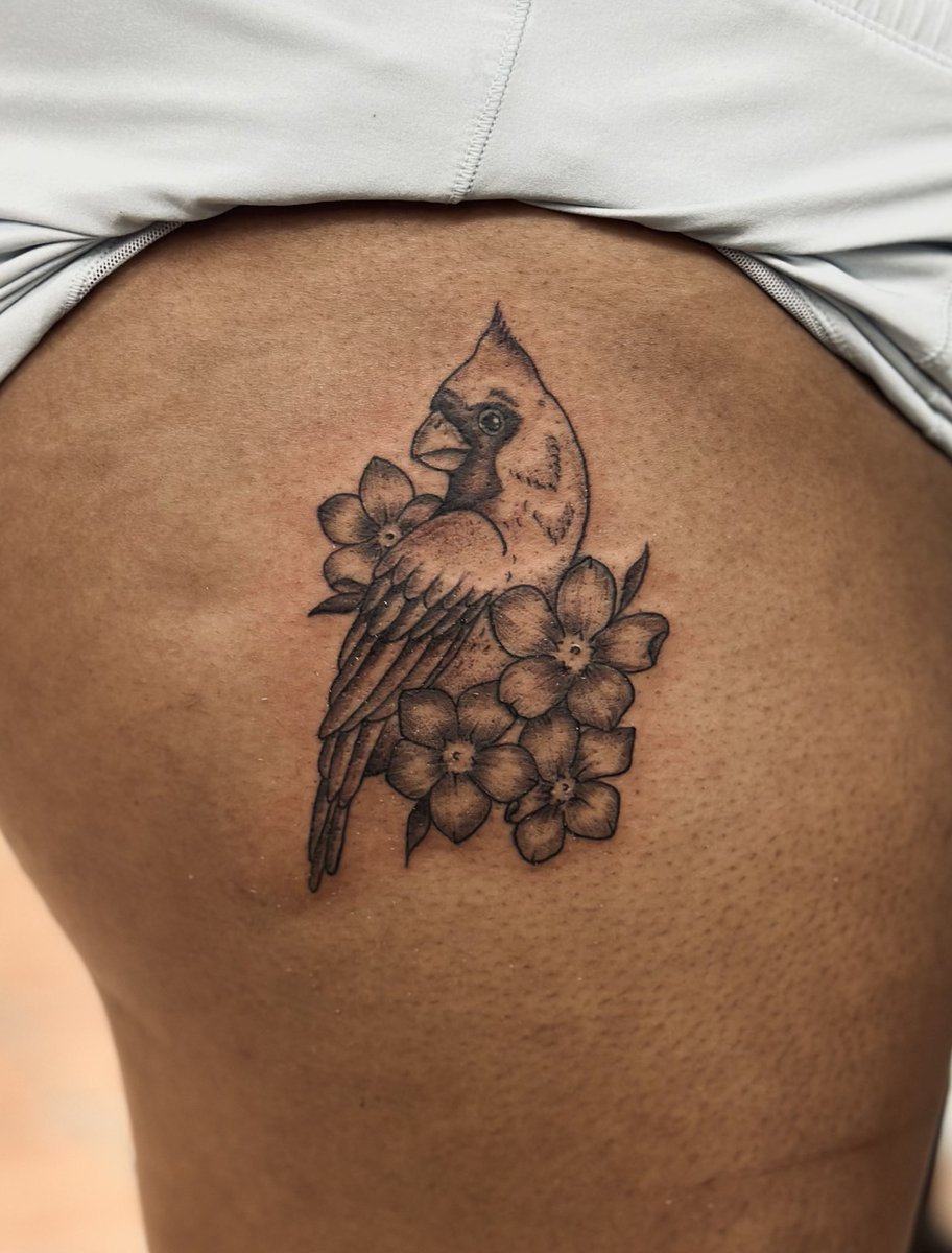 chechee__'s tweet image. Hey Twitter it’s been a minute but I finally became a tattoo apprentice and wanted to share some tattoos I’ve recently love 🤍