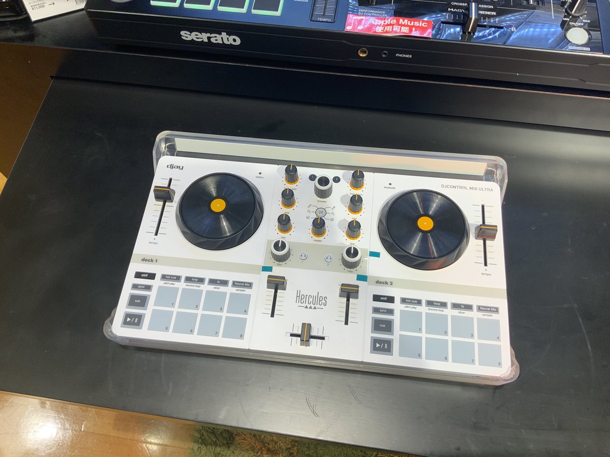 shima_koube's tweet image. 本日は三宮のDJカルチャー発進基地「otohatoba」にて、DJサークルを開催いたします!
是非お立ち寄りください。
DJ HAGIは実験的にiPadとDJCONTROL MIX ULTRAでワイヤレスでやってみます。