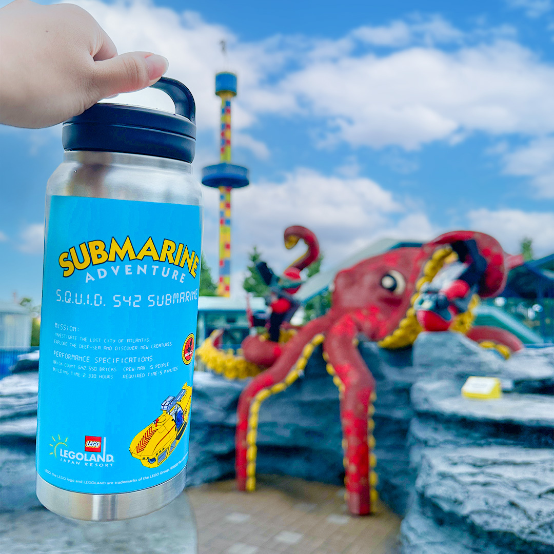 LEGOLAND_Japan's tweet image. /
涼しげなボトルで
暑さを吹き飛ばそう💫
\
🚢おすすめアイテム🦑
たっぷり800ml入って嬉しい‼️保温・保冷ができるステンレスボトル🥤
夏休みに #レゴランド で思いっきり遊ぶのにぴったりなサイズ✨
サブマリン・アドベンチャー柄のボトルで楽しく水分補給を🎶
販売店舗:ビッグ・ショップ 他
