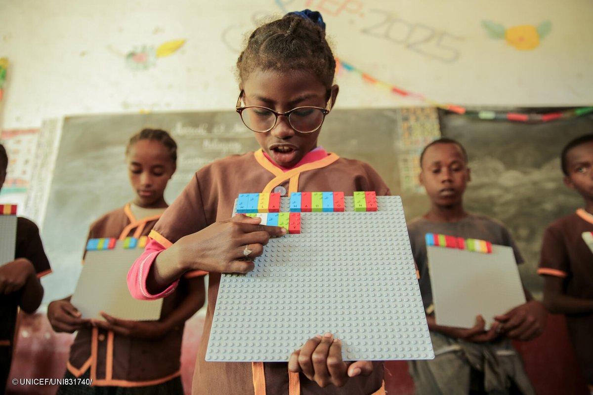 UNICEFAfrica's tweet image. Education is a right, not a privilege.
In Madagascar, 12-year-old Alexandra and her classmates are learning with LEGO Braille Bricks, supported by a partnership between @UNICEF and @LEGOfoundation.
The bricks promote inclusive learning for children with visual impairments.