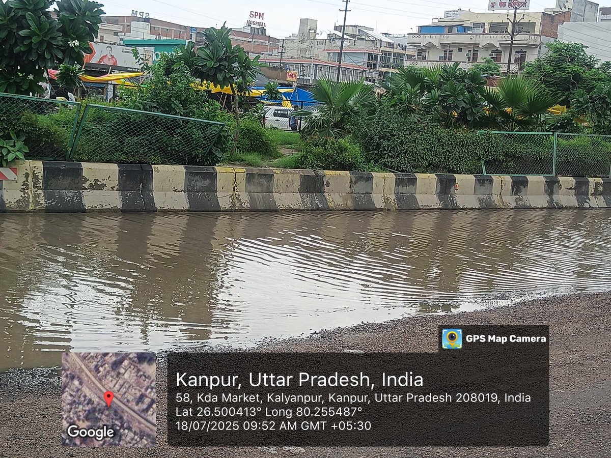 ThakurAryanSin8's tweet image. 📌 सूरत ए हाल जीटी रोड लखनपुर कानपुर
जीटी रोड, कानपुर की सच्चाई!
मेट्रो ट्रैक के नीचे पानी भरा, सड़कें टूटी, हर बारिश के बाद हाल बेहाल।
क्या यही है स्मार्ट सिटी का भविष्य?
जनप्रतिनिधि और प्रशासन कब जागेगा?
#Kanpur #GTroad #SmartCity #IgnoredCity?
#KanpurNeeds
#YeThikKarkeDikhao