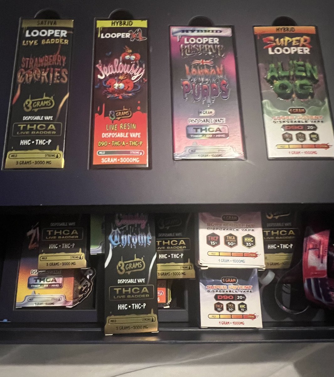 nova_star10137's tweet photo. Better be heading to @thelooperverse for these amazing flavors and deals and new products always dropping πThis box can hold some of my others nice! They always do it good from the guys @thelooperverse Thank you again!ππ«Ά #looperfam #StonerFam #CannabisCommunity #memberrville https://t.co/TWNHuWk5F2