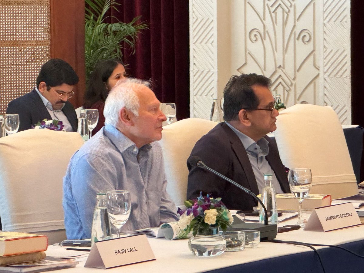 amitabhk87's tweet image. Pleasure to participate in @shaktifound Round Table on Policy To Reality For India’s SustainableManufacturing For Viksit Bharat .
The global clean tech market is projected to cross $2trillion by 2035, and India has the potential to be a global hub—not just for solar modules or…