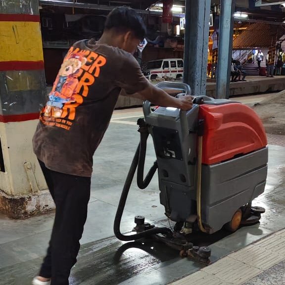 DRM Mumbai CR (@drmmumbaicr) on Twitter photo Clean Station, Comfortable Journey!
A comprehensive cleaning drive was conducted at #KURLA Railway Station as part of Indian Railways' commitment to cleanliness and passenger comfort.
<a href="/Central_Railway/">Central Railway</a>
<a href="/RailMinIndia/">Ministry of Railways</a> Clean Station, Comfortable Journey!
A comprehensive cleaning drive was conducted at #KURLA Railway Station as part of Indian Railways' commitment to cleanliness and passenger comfort.
<a href="/Central_Railway/">Central Railway</a>
<a href="/RailMinIndia/">Ministry of Railways</a>