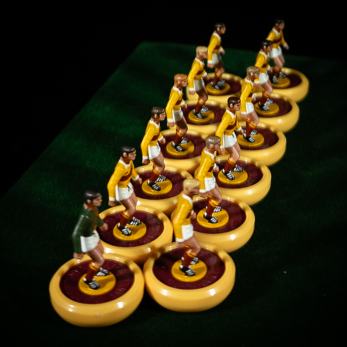 subbuteo_paints's tweet image. πNew drop: Motherwell FC! π
Part of my ongoing Scottish Football painting project β aiming to hand-paint every @spfl side in Subbuteo form.
Went classic: claret band across amber, with white trim to keep it fresh.
Photos below π
#Motherwell #Subbuteo @MotherwellWorld #SPFL
