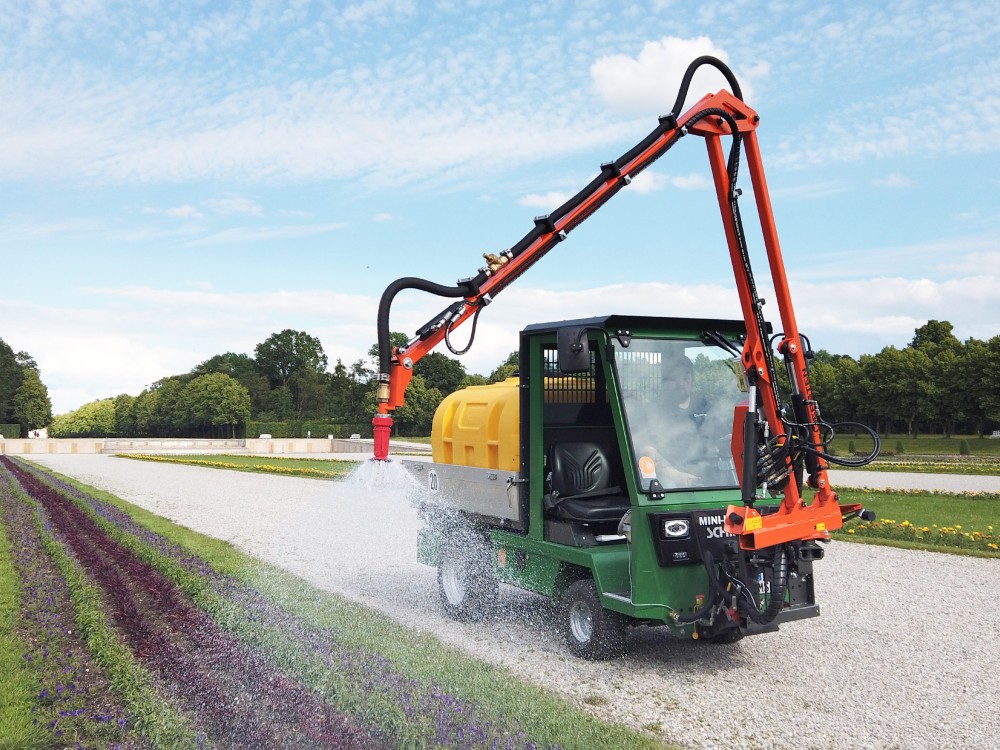 Watering streets &amp; parks shouldn’t be this hard. The FS 3000 makes it easier—180° hydraulic swivel, 3.5m reach, in-cab control &amp; optional Flow Control for usage tracking. Smarter irrigation for councils &amp; contractors.
📽️youtu.be/8GpSuSroNx0?si…
📞 0118 986 9253